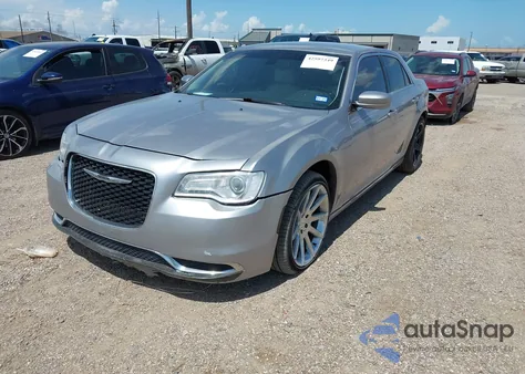 2015 Chrysler 300 Limited z USA, uszkodzony, nr VIN 2C3CCAAG2FH766200